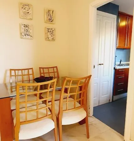 Daire Nidos Waterfrontmalaga, Wifi,sat-tv,garage,seaviews,a/c *