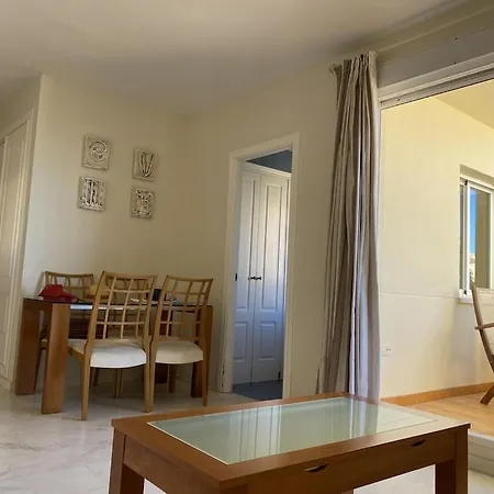 Daire Nidos Waterfrontmalaga, Wifi,sat-tv,garage,seaviews,a/c *